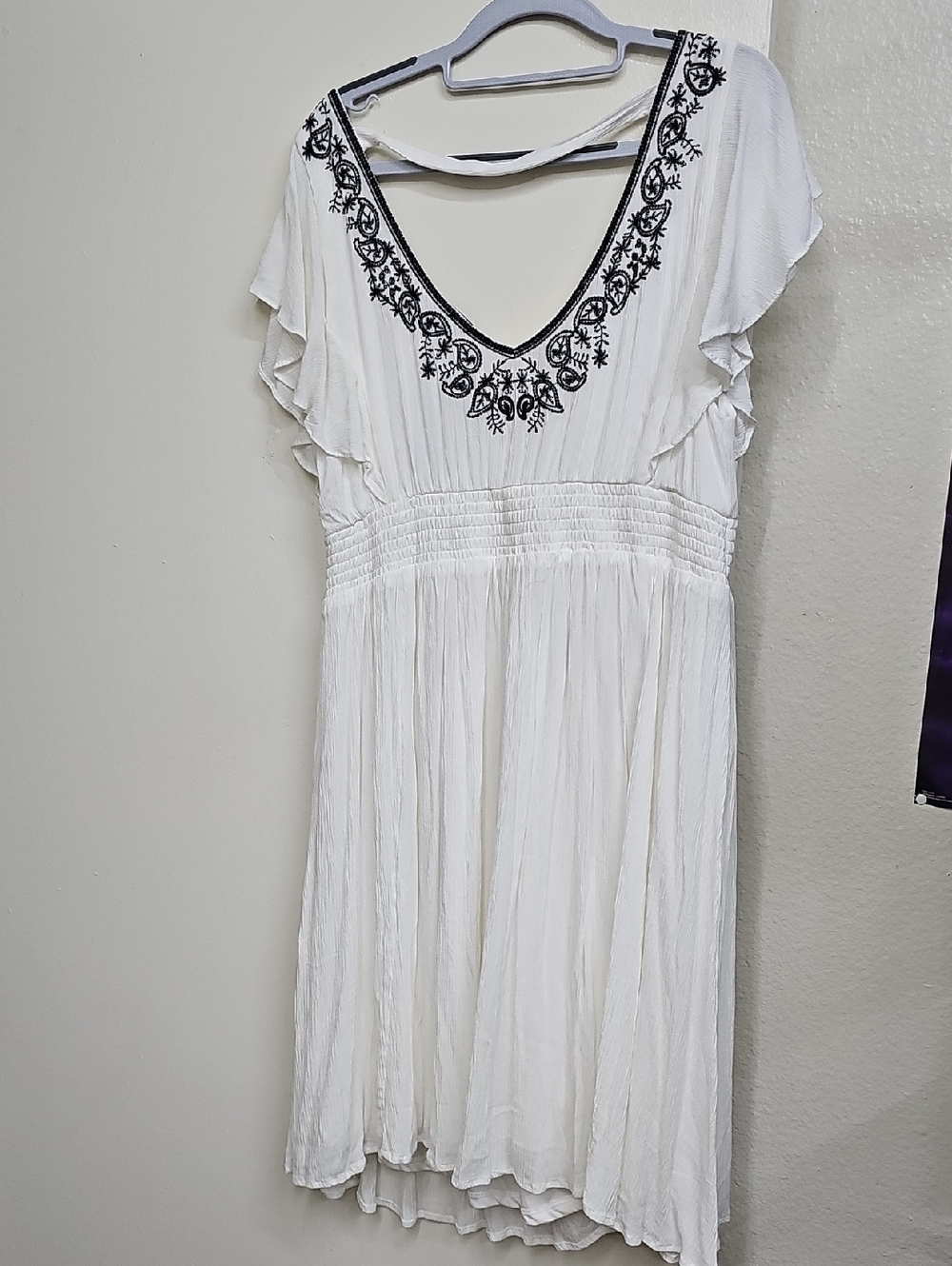 TORRID White Gauze Embroidered Smocked Dress Size 0 - Picture 7 of 7